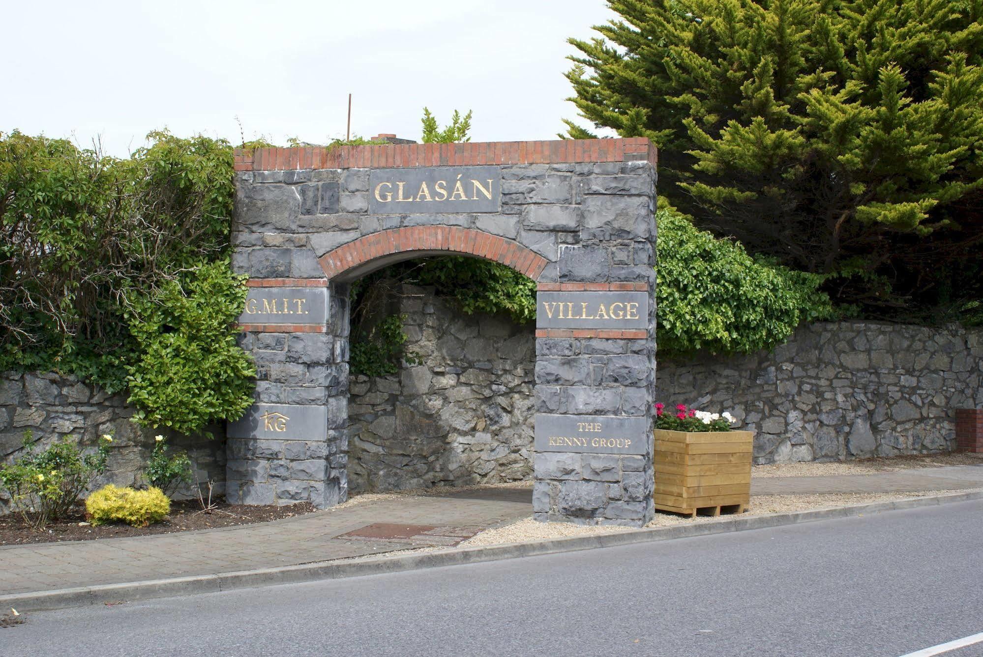 Glasan Holiday Village Galway Exterior foto